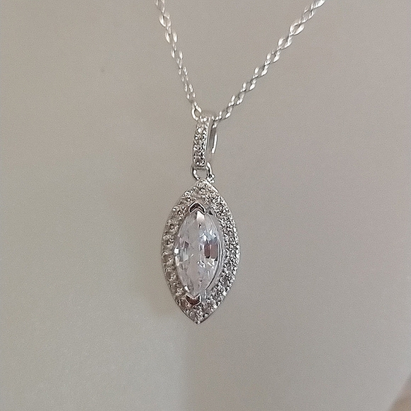 2/$30💕 BNWT Charmed Aroma Sterling Silver Marquis Necklace - Picture 3 of 6